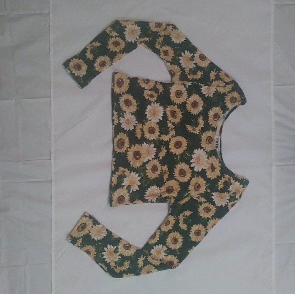 Cute sunflower crop top